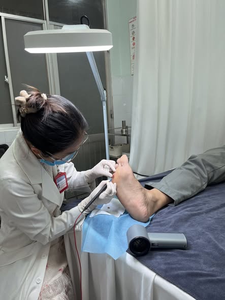 🔥 ANH TRAI ƠI, MỤN CÓC "THEO ĐUỔI" QUÁ NHIỆT TÌNH THẾ THÔI! 🔥