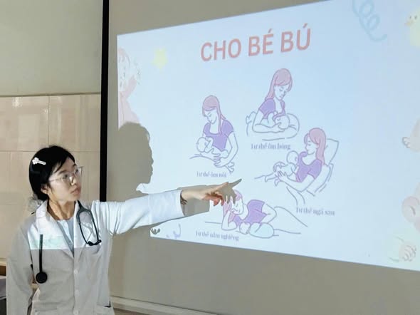 Phòng khám Nhi hoạt động khám ngoài giờ vào các buổi tối trong tuần