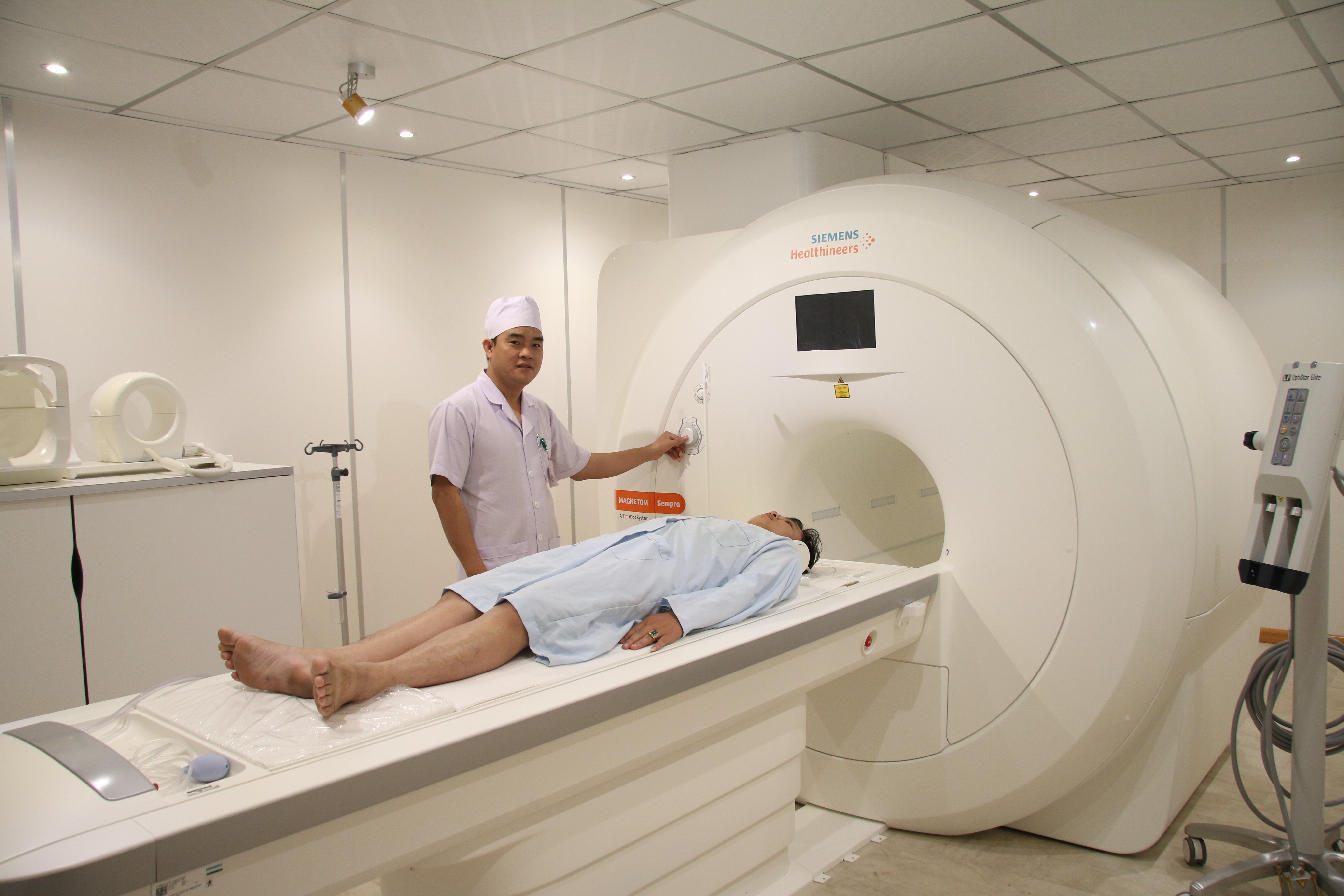 Chụp cộng hưởng từ sọ não có tiêm chất tương phản (0.2-1.5T)